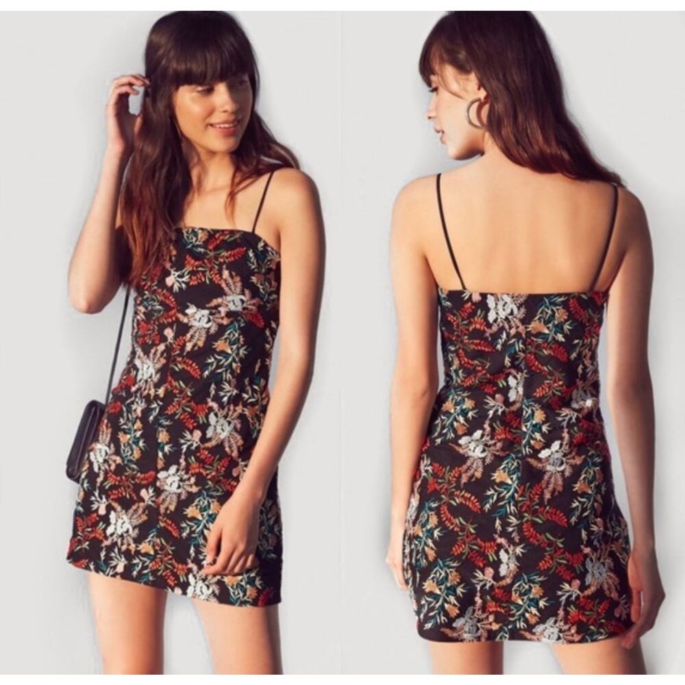 Urban Outfitters Womens S Black Multi Floral Embroidered Ponte Neck Mini Dress - Picture 2 of 9